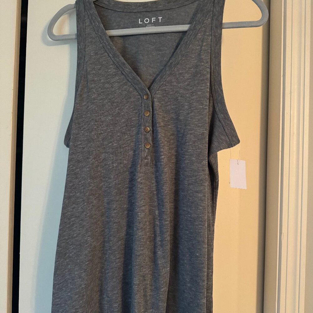 LOFT Tank NWT Size L - a classic piece!